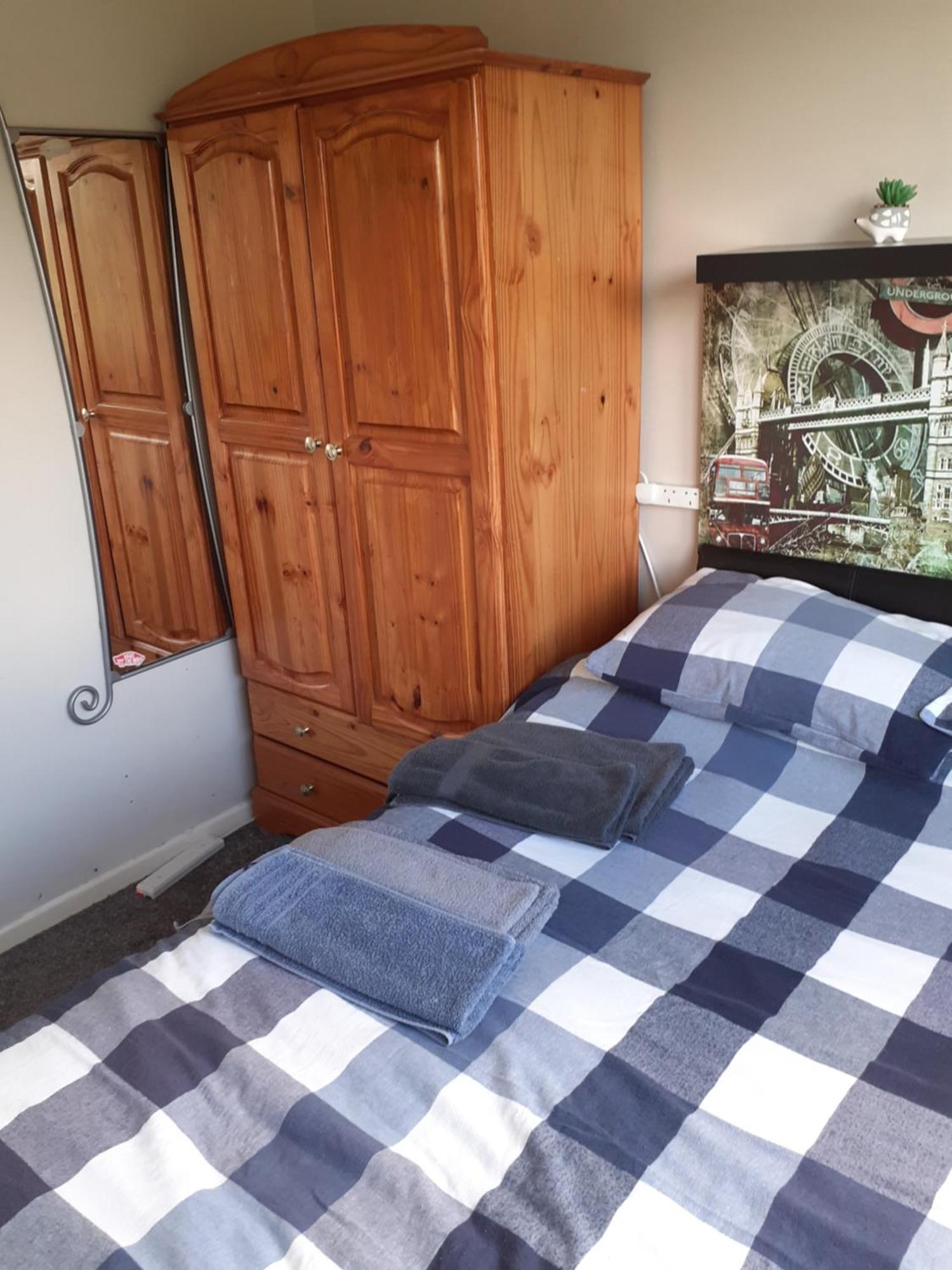 Home From Home Single Or Double Room Netflix Or Virgin Tv Wifi & Free Parking Пул Экстерьер фото